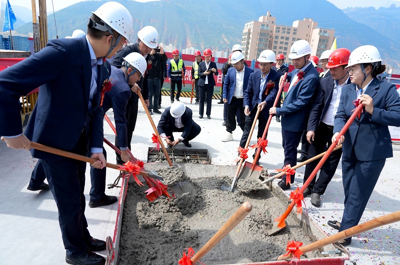 202405071715043099919900.jpg 封頂混凝土澆筑.jpg