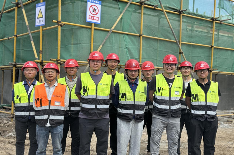 202406141718325497950030.png 項目部全體管理人員合照_副本.png